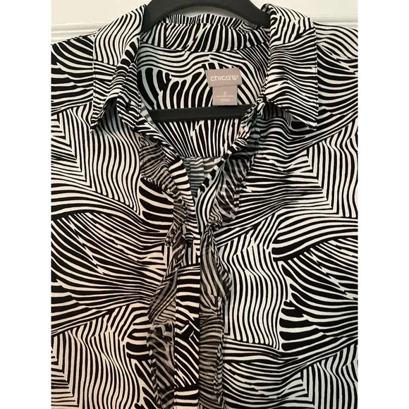Chico's Zebra Print Long Sleeve ruffle Front Blouse Top Shirt Size 2 12/14 - Picture 4 of 12